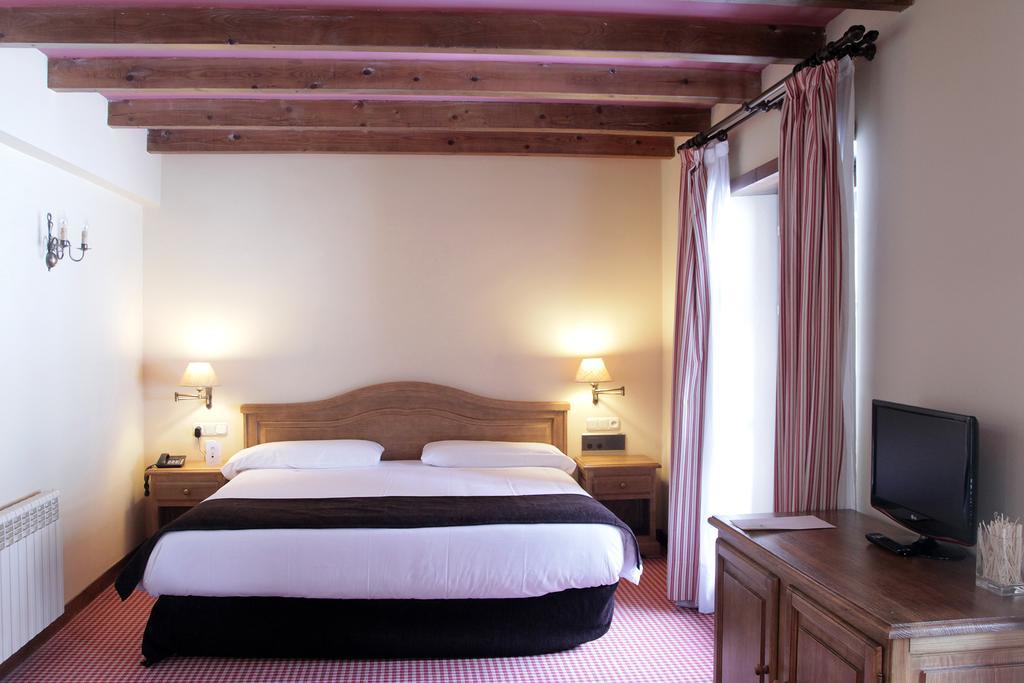 Hotel Chalet Bassibe Baqueira Beret Buitenkant foto