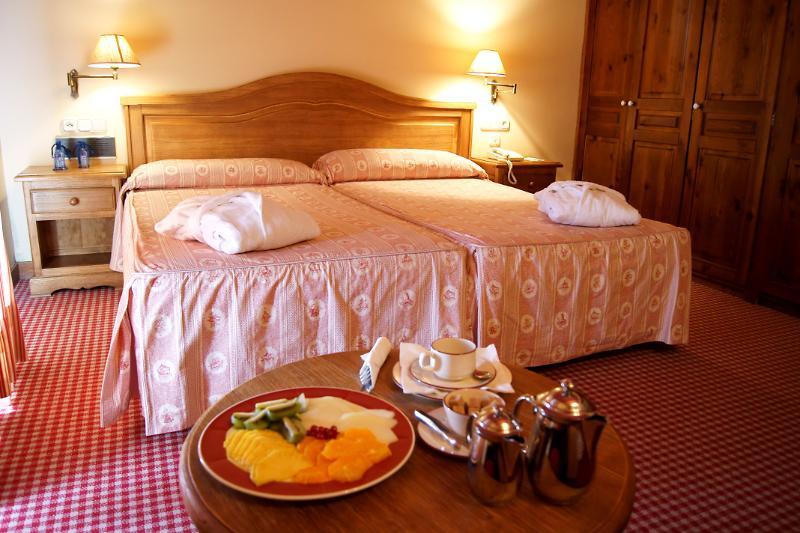 Hotel Chalet Bassibe Baqueira Beret Buitenkant foto